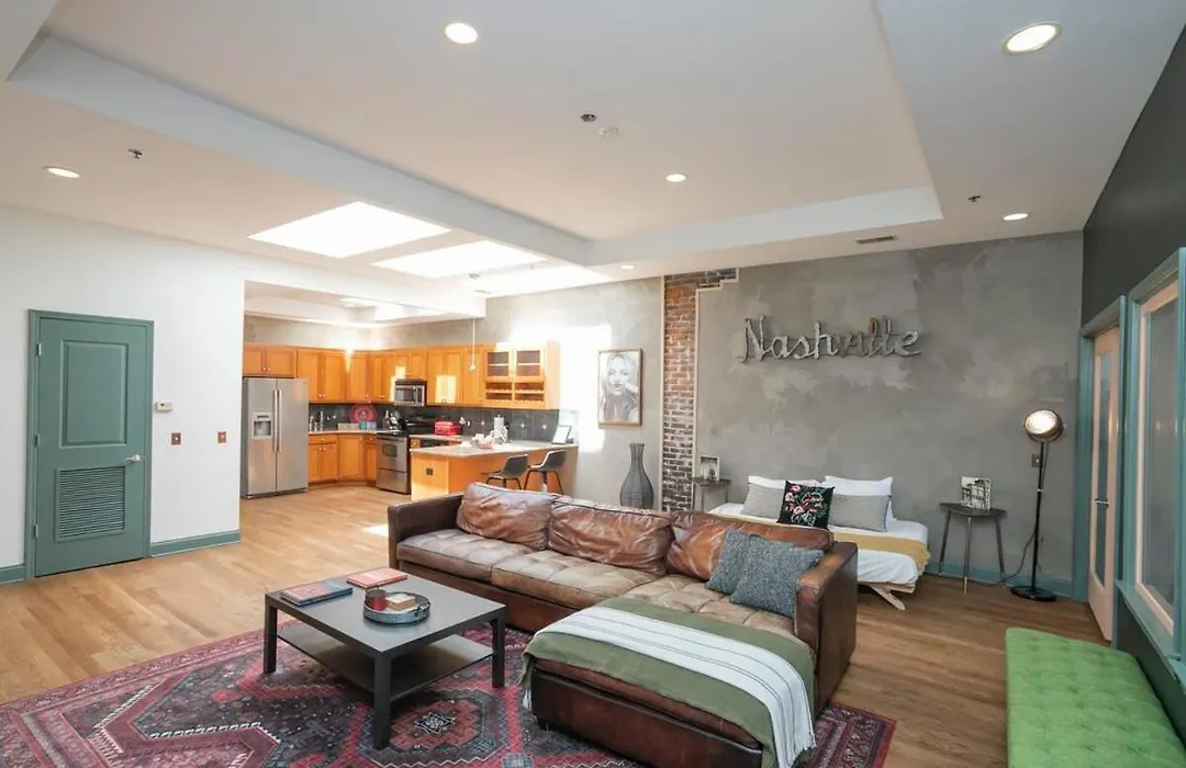 Broadway Penthouse Above Live Music & Bars-1
